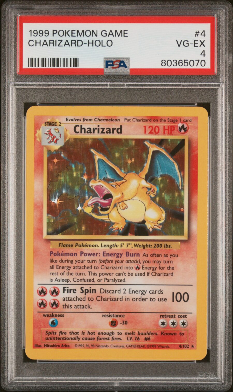 Charizard - Base Set Pokémon 1999 [PSA 4]